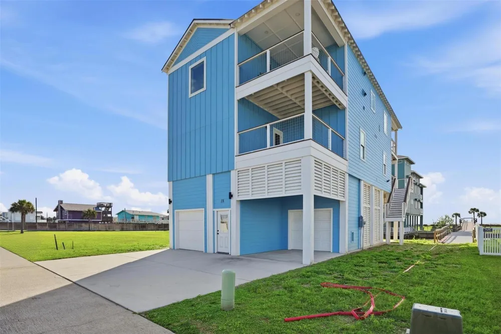 18 Blue Heron Circle Jamaica Beach, TX 77554