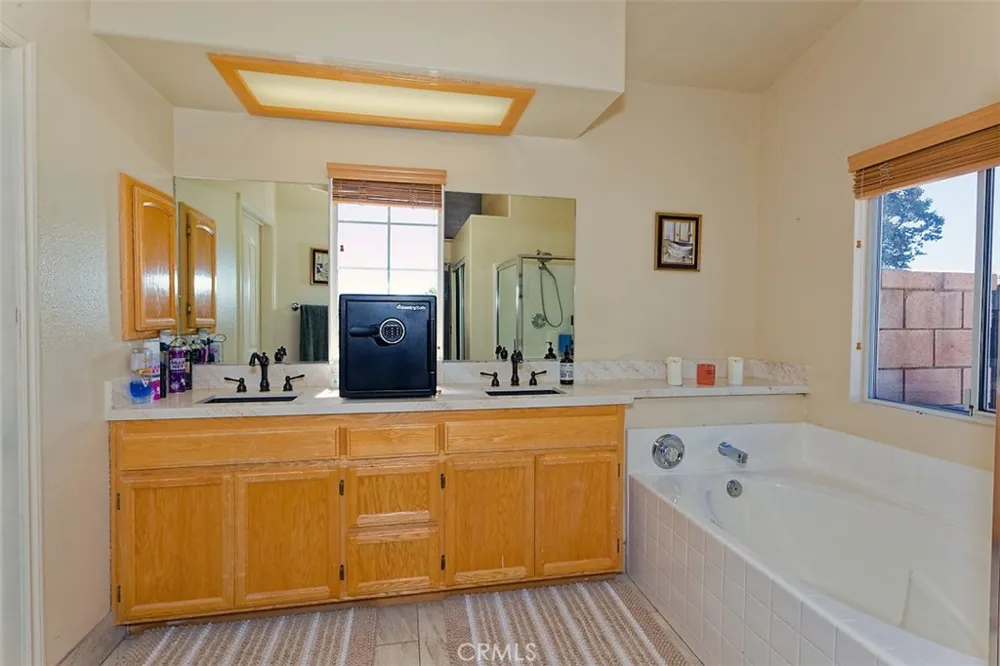 12776 Skyline Ranch Apple Valley, CA 92308