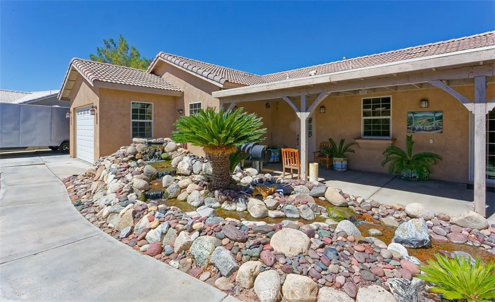 12776 Skyline Ranch Apple Valley, CA 92308