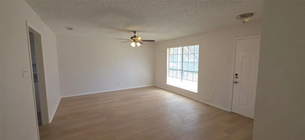 233 Vista Way #235 Benbrook, TX 76126