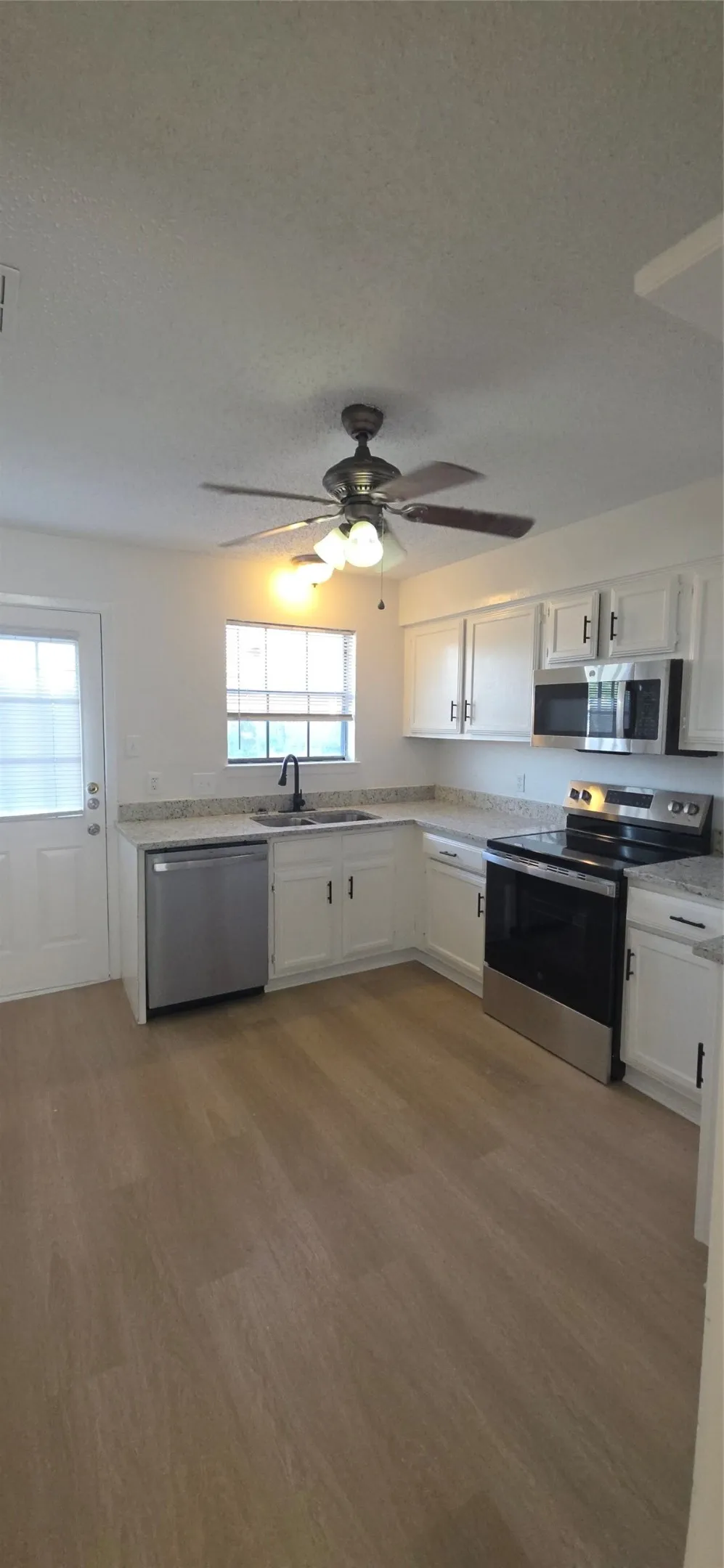 233 Vista Way #235 Benbrook, TX 76126