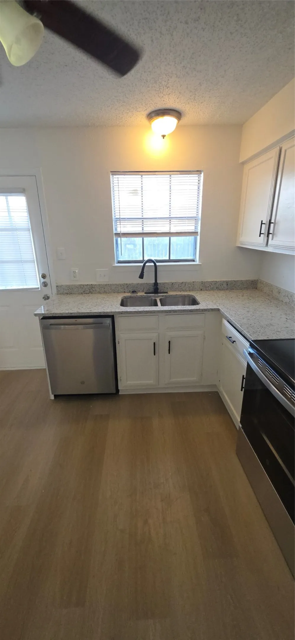 233 Vista Way #235 Benbrook, TX 76126