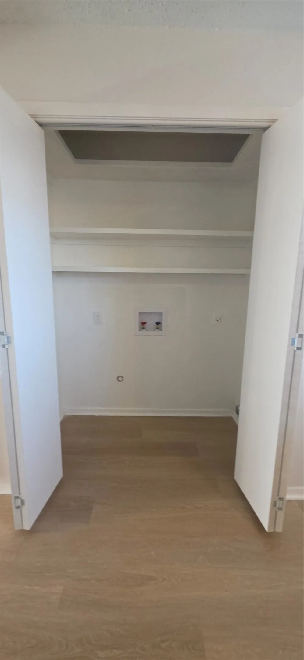 233 Vista Way #235 Benbrook, TX 76126