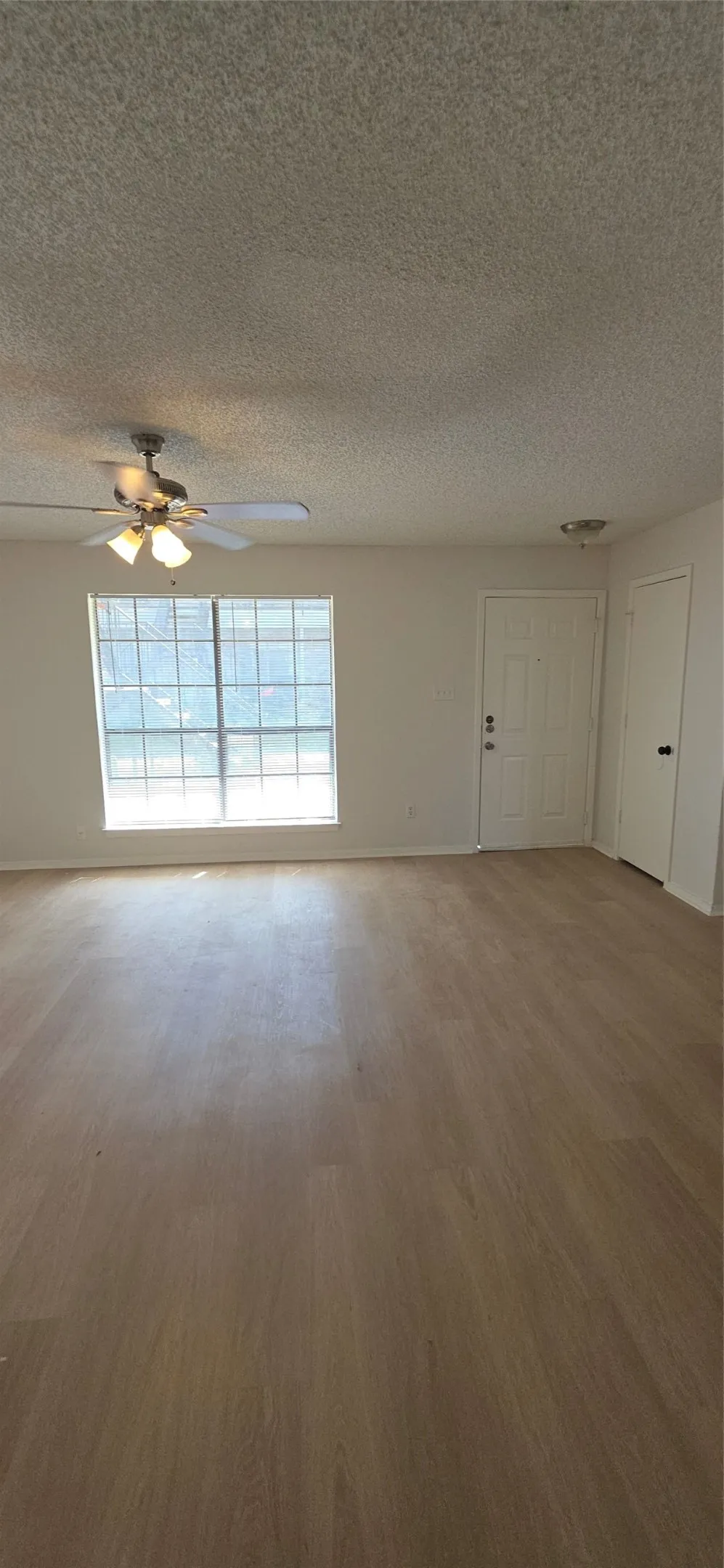 233 Vista Way #235 Benbrook, TX 76126