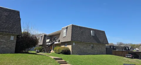 233 Vista Way #235
