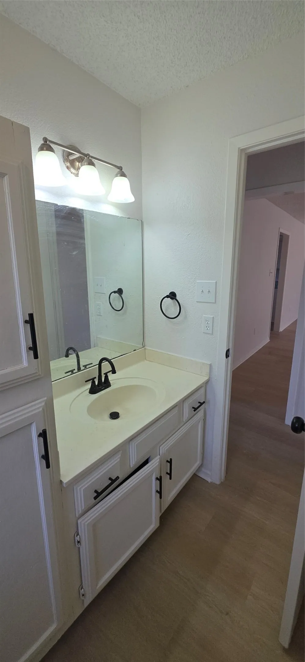 233 Vista Way #235 Benbrook, TX 76126