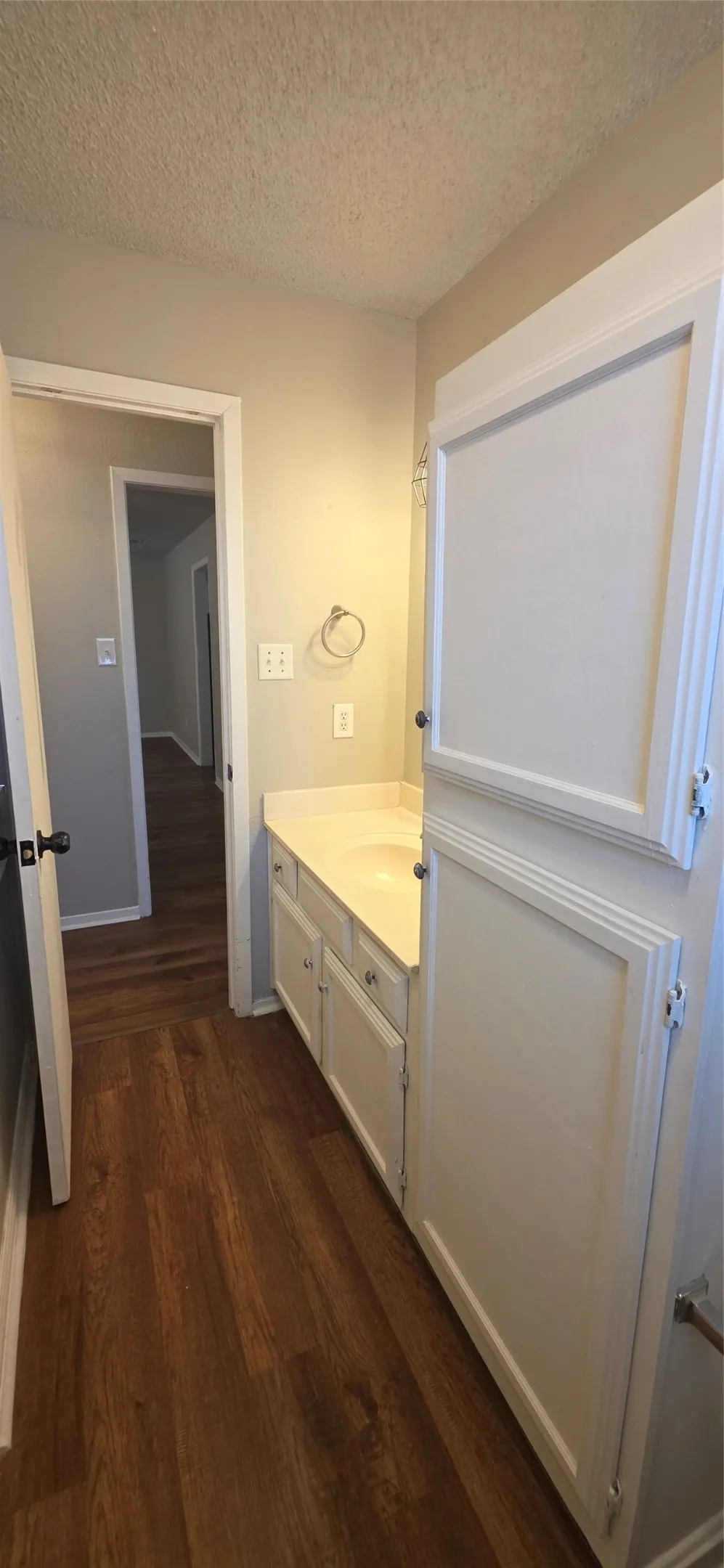 233 Vista Way #235 Benbrook, TX 76126