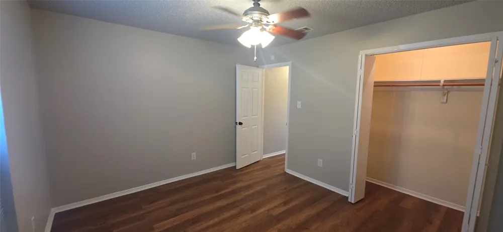 233 Vista Way #235 Benbrook, TX 76126