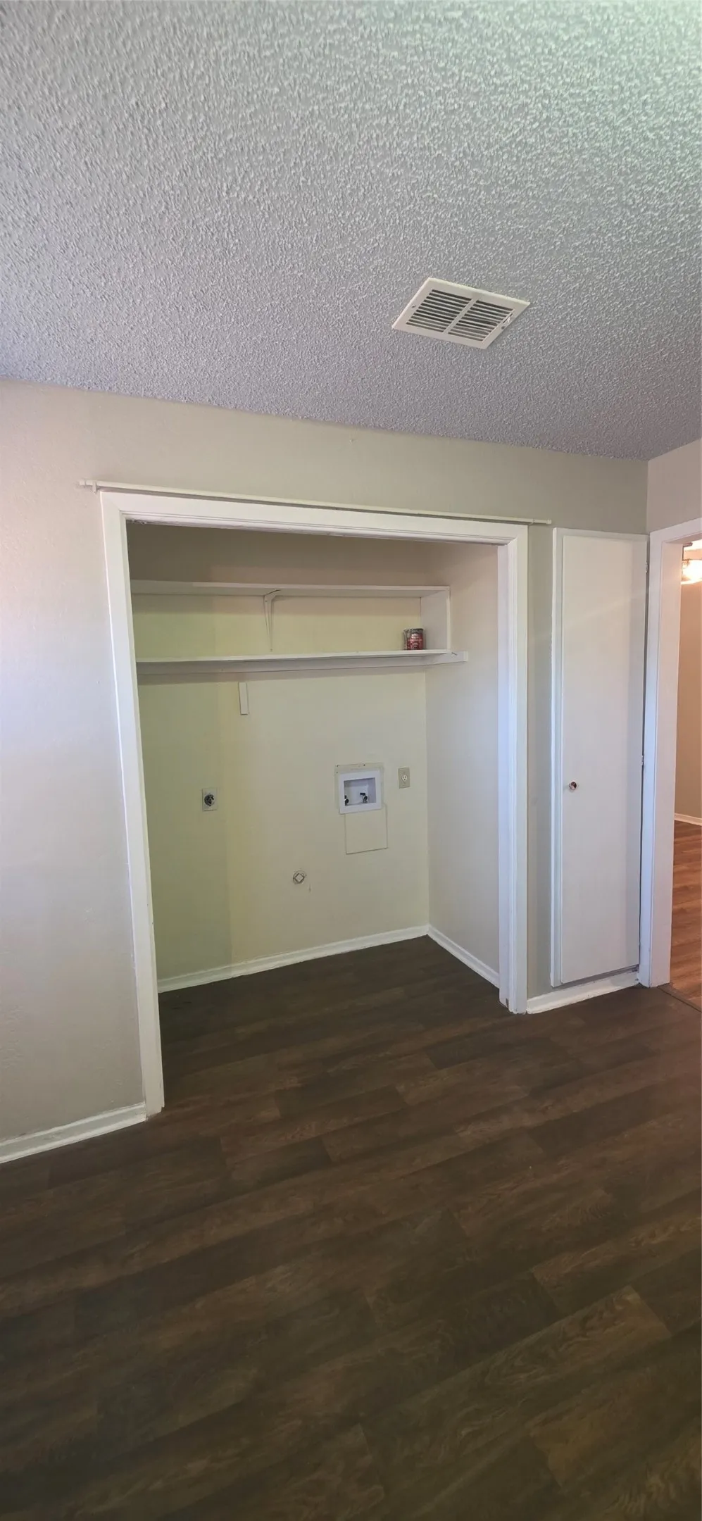 233 Vista Way #235 Benbrook, TX 76126