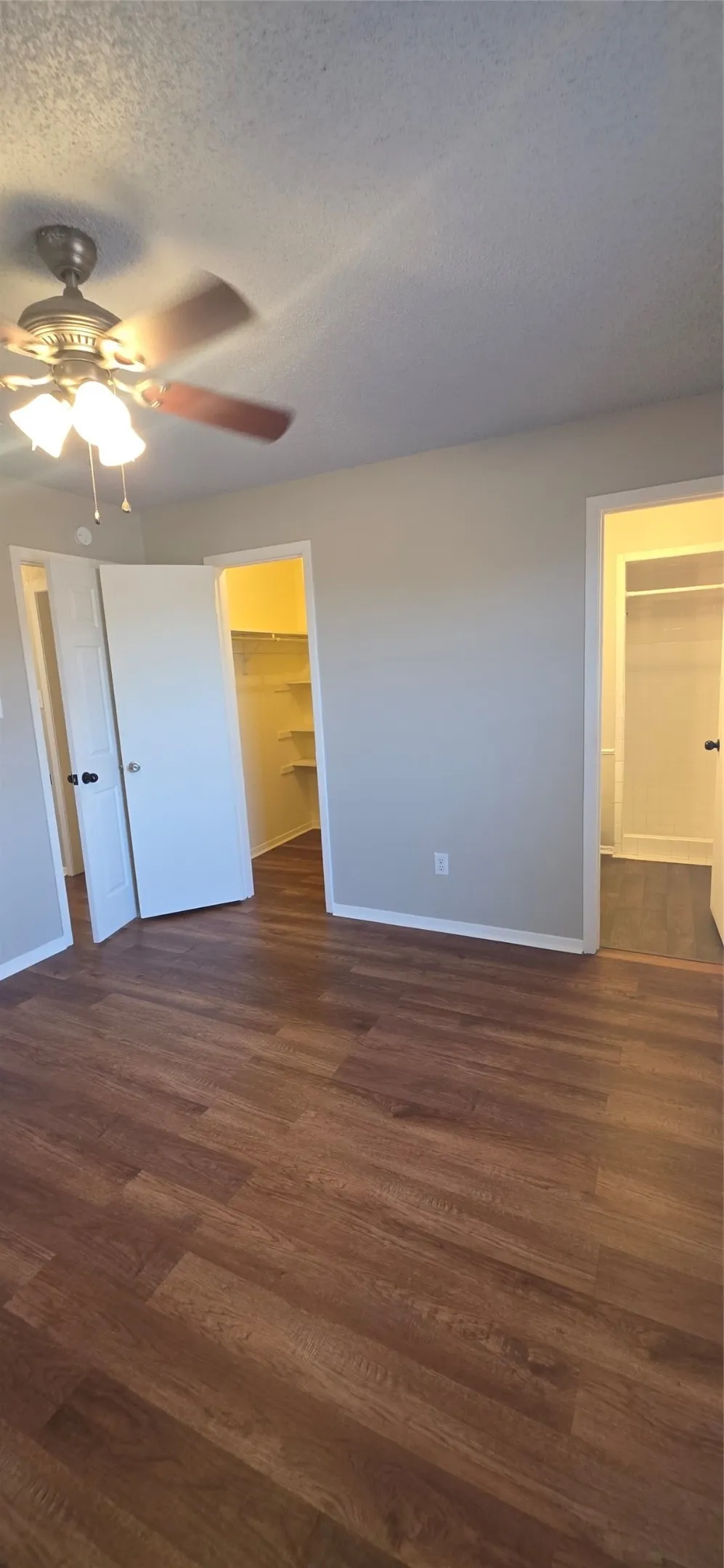 233 Vista Way #235 Benbrook, TX 76126