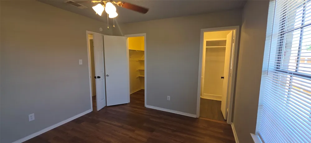 233 Vista Way #235 Benbrook, TX 76126