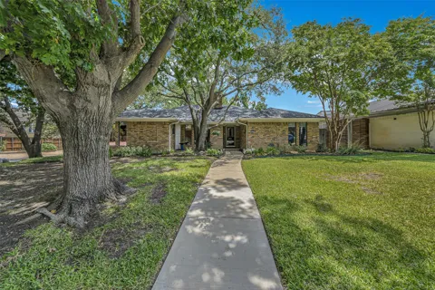 4020 Flintridge Drive