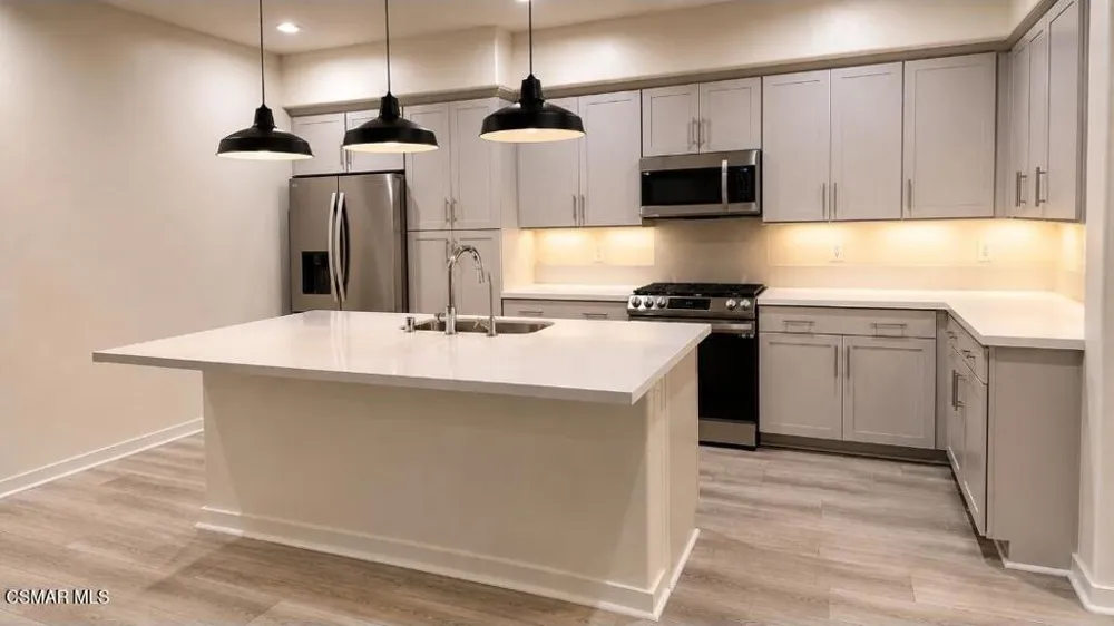 319 F STREET #102 Oxnard, CA 93030