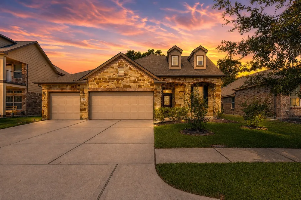 6531 Hunters Creek Lane Baytown, TX 77521