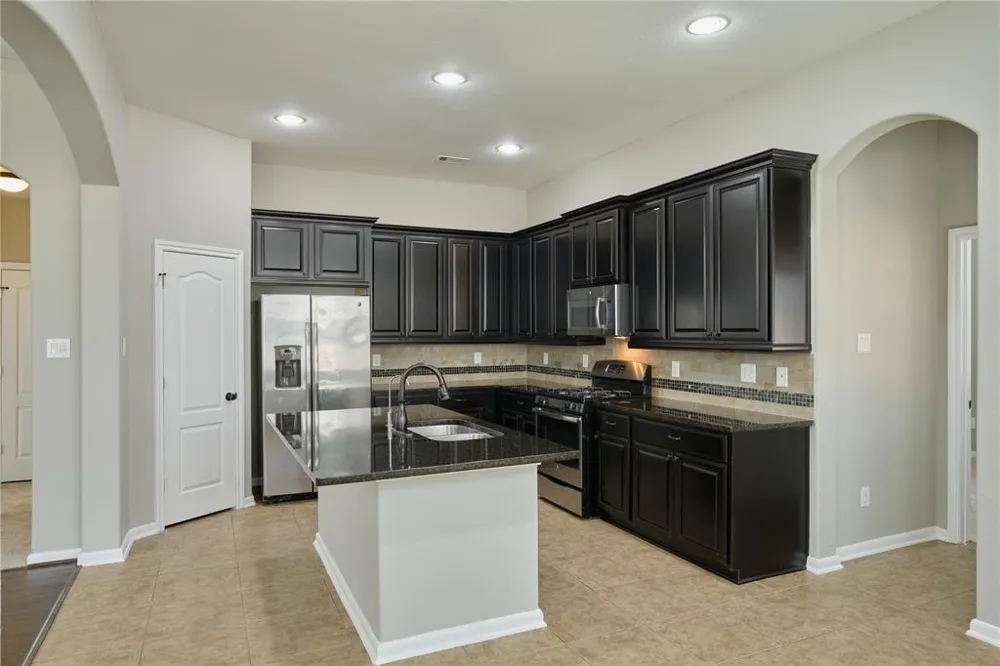 6531 Hunters Creek Lane Baytown, TX 77521