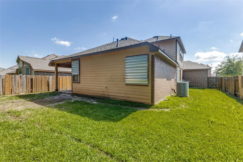 6531 Hunters Creek Lane Baytown, TX 77521