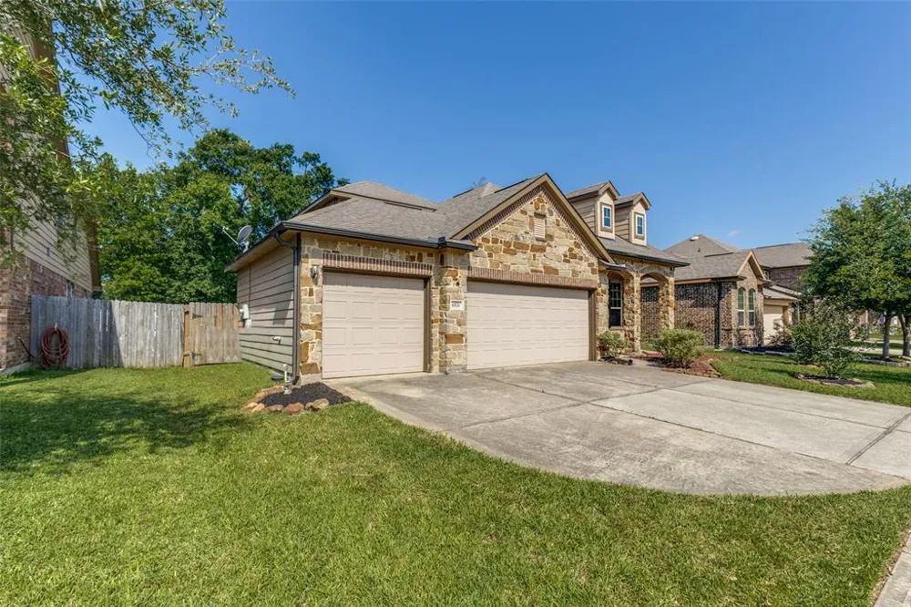 6531 Hunters Creek Lane Baytown, TX 77521