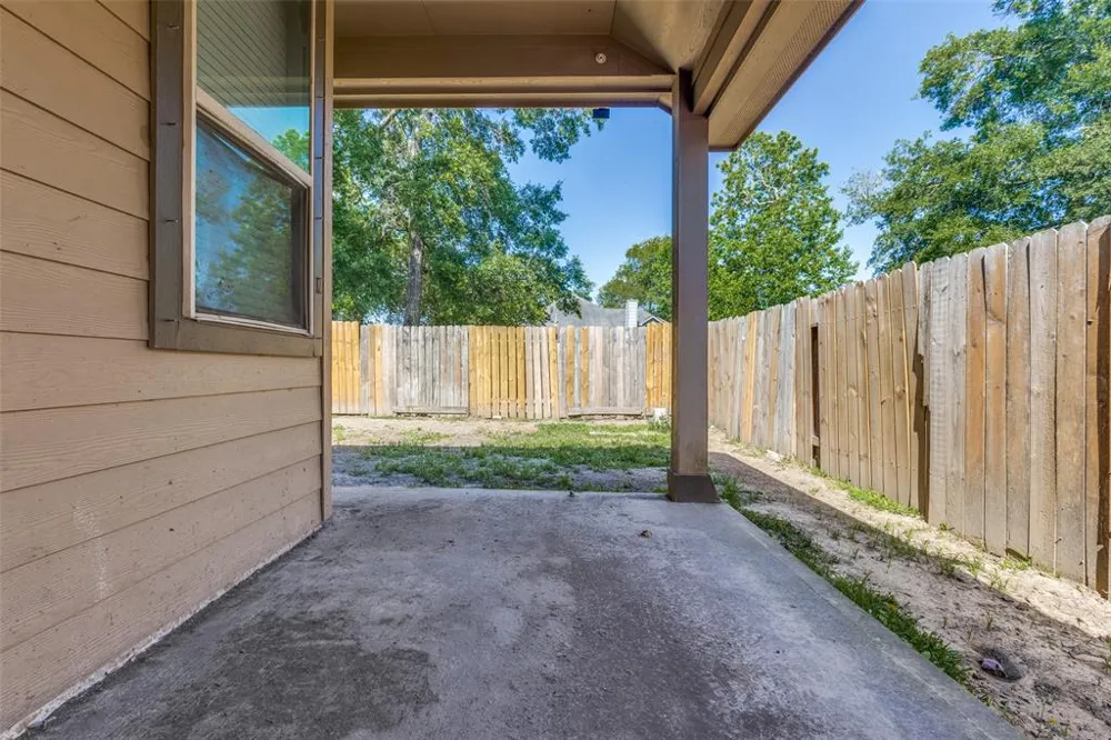 6531 Hunters Creek Lane Baytown, TX 77521