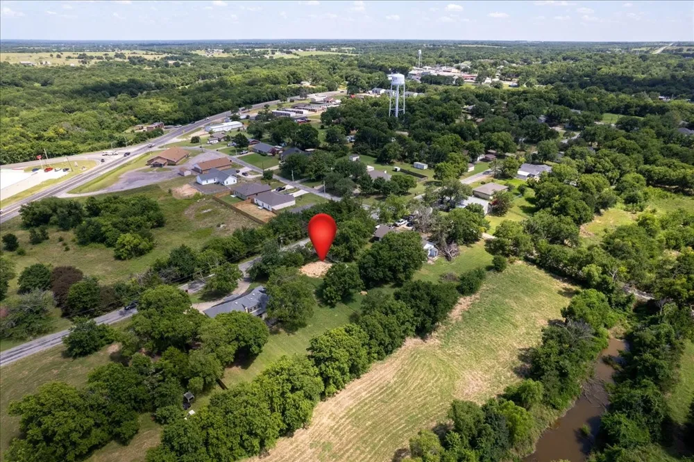 704 Denison Street Bells, TX 75414