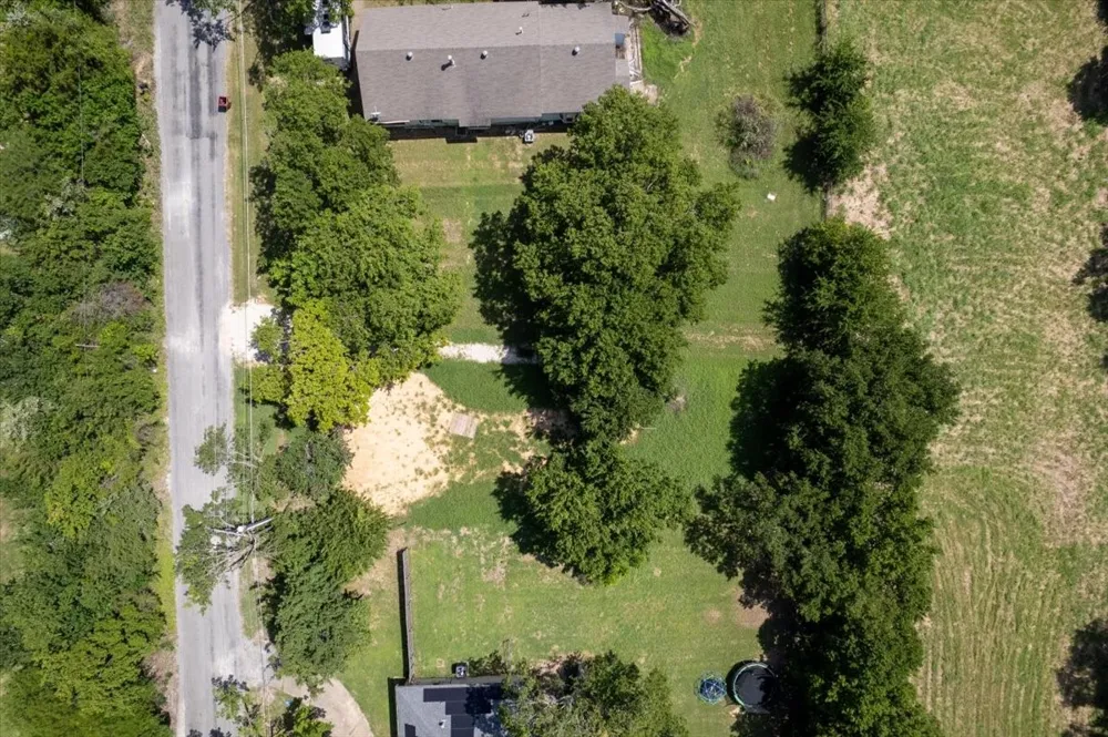 704 Denison Street Bells, TX 75414