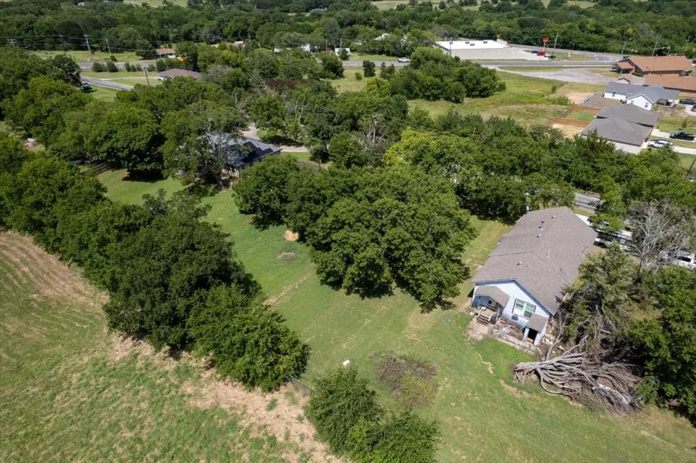 704 Denison Street Bells, TX 75414