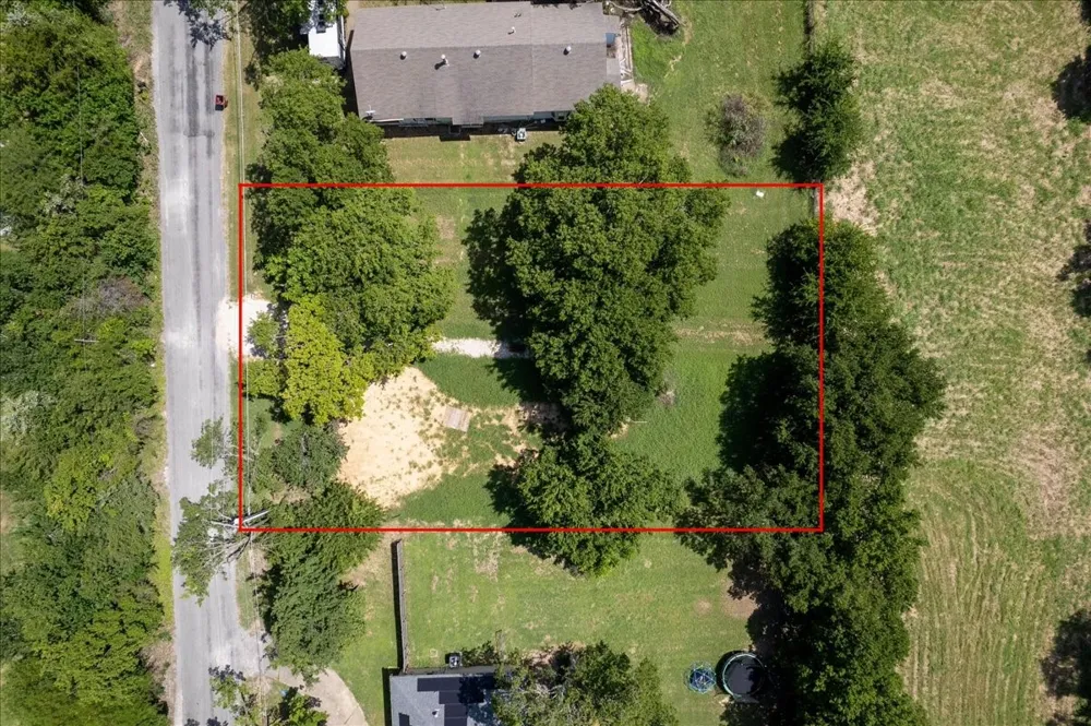 704 Denison Street Bells, TX 75414