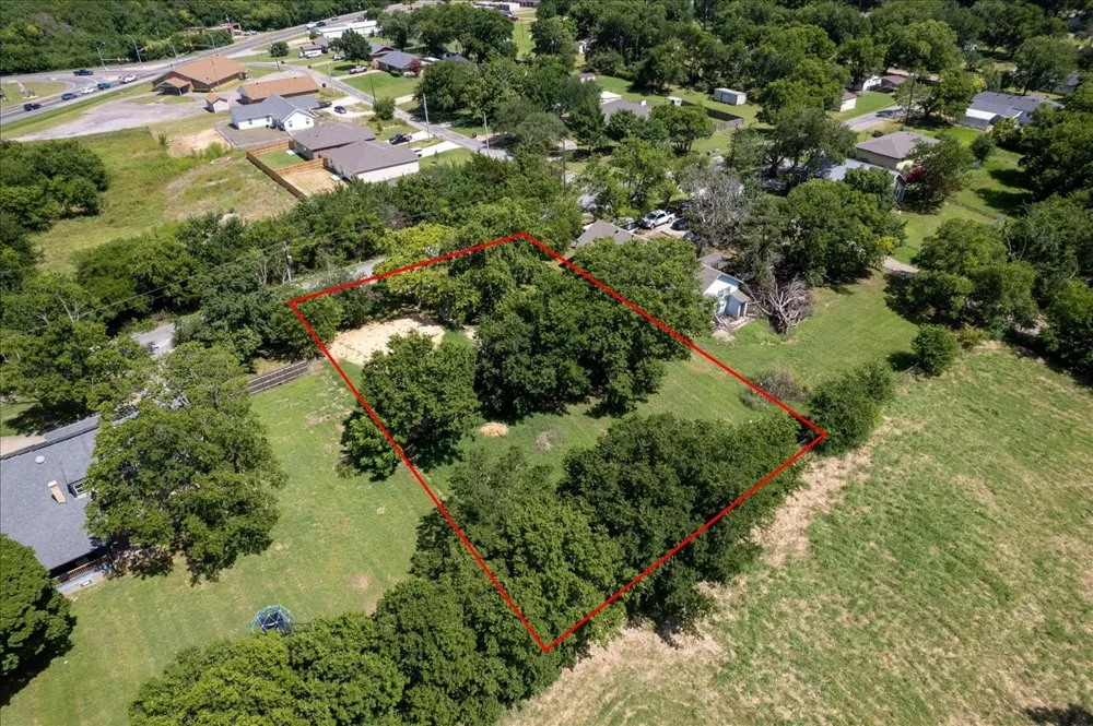 704 Denison Street Bells, TX 75414