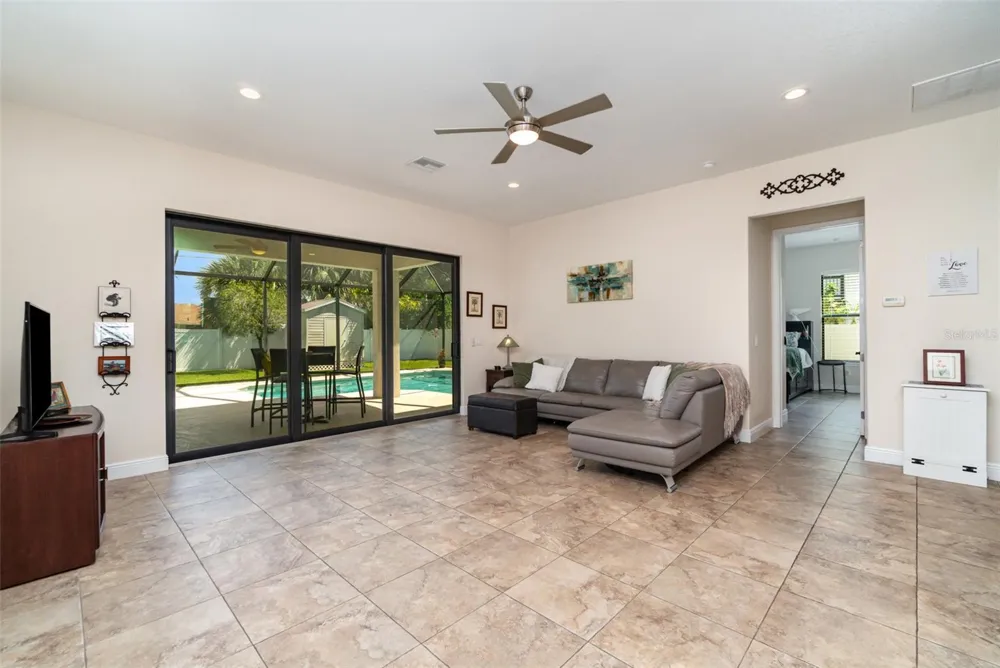 3137 SE 8TH AVENUE Cape Coral, FL 33904