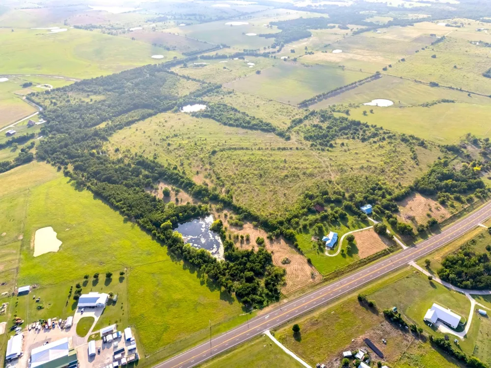 3005 US Highway 77 Lott, TX 76656