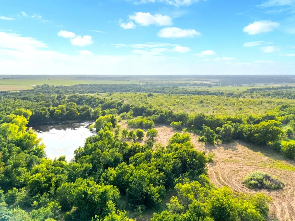 3005 US Highway 77 Lott, TX 76656