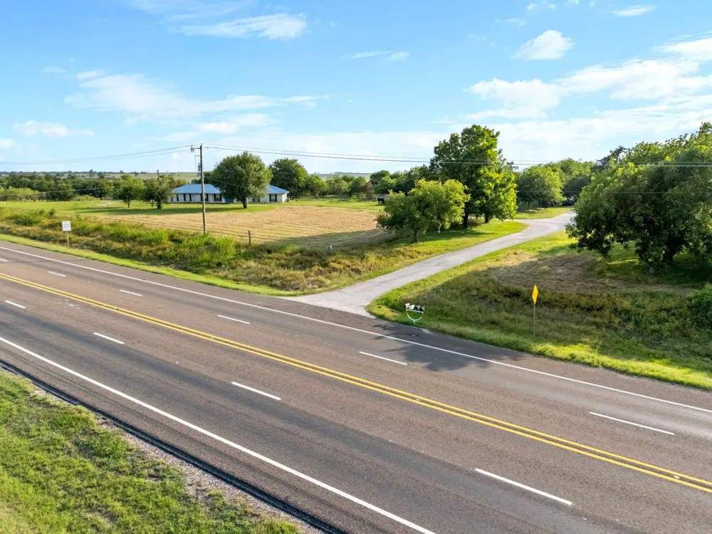 3005 US Highway 77 Lott, TX 76656
