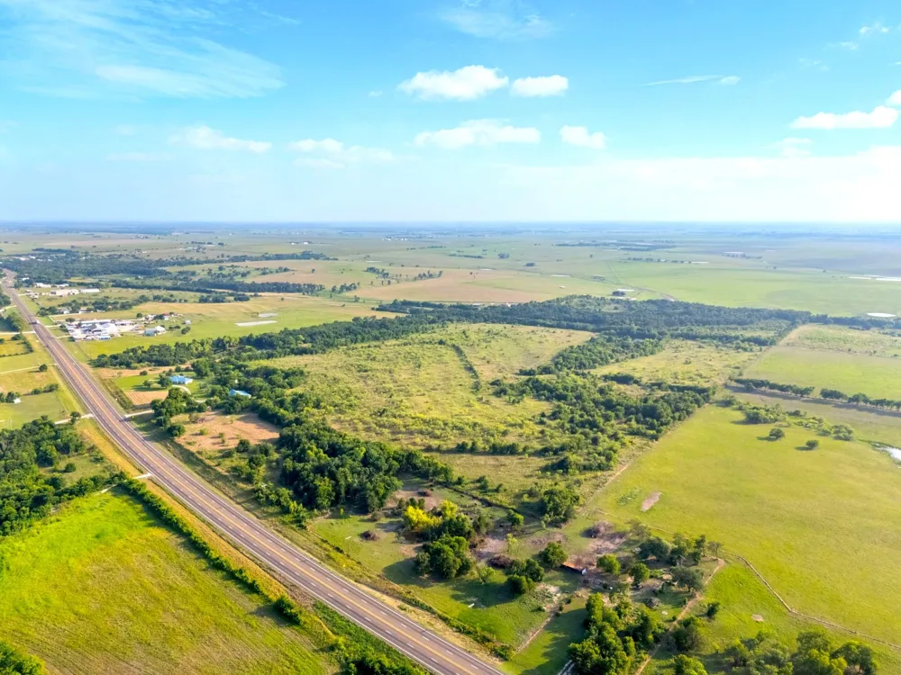 3005 US Highway 77 Lott, TX 76656