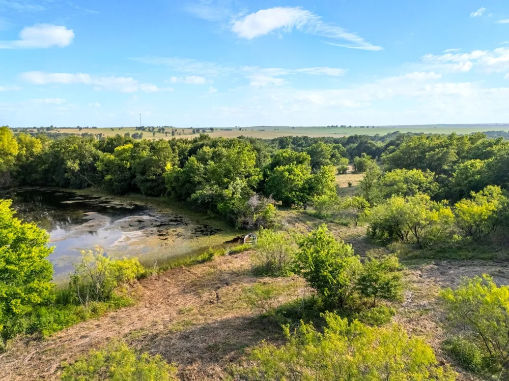 3005 US Highway 77 Lott, TX 76656