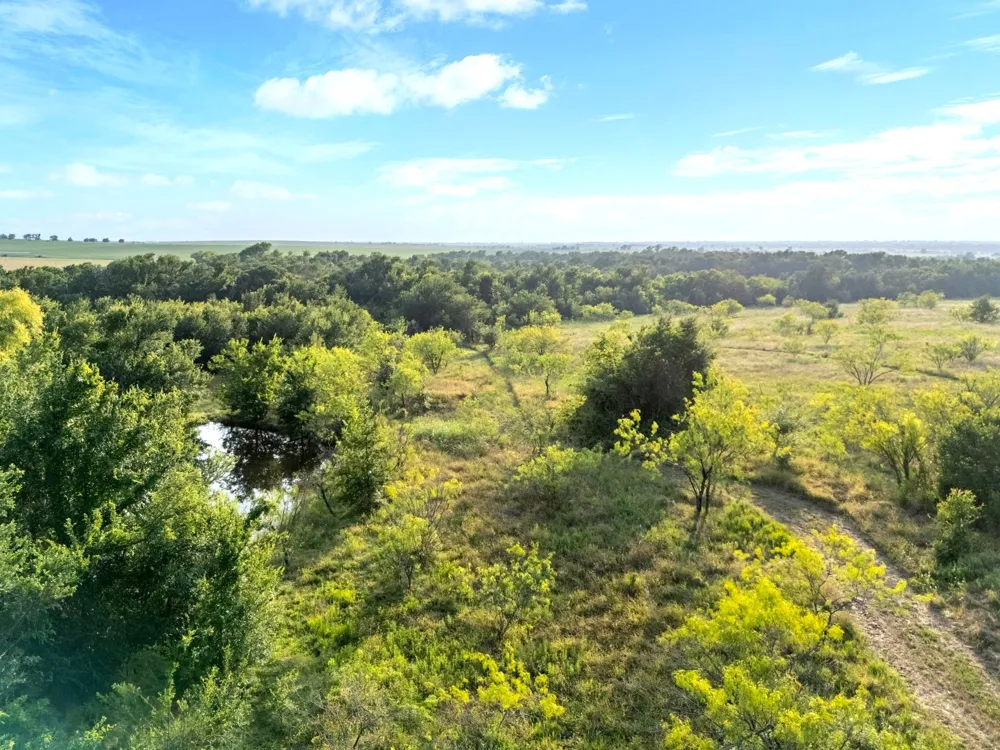 3005 US Highway 77 Lott, TX 76656