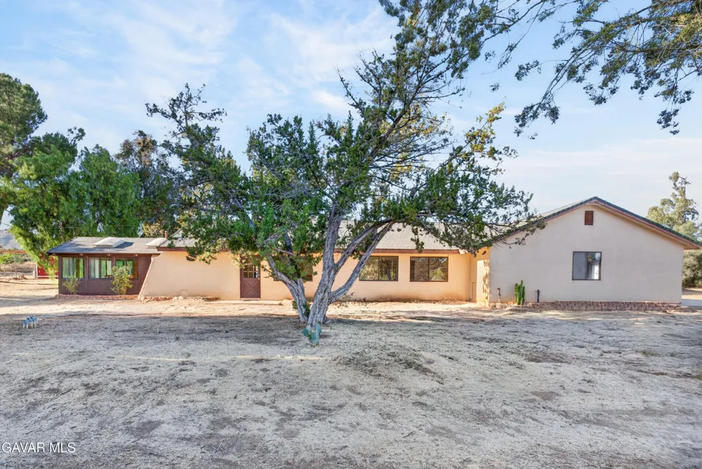 33201 Barber Road Agua Dulce, CA 91390
