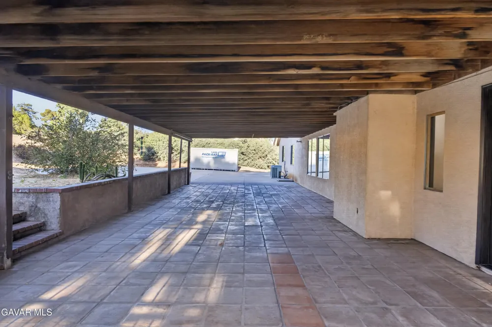 33201 Barber Road Agua Dulce, CA 91390