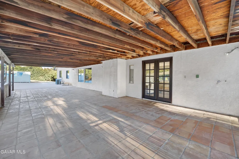 33201 Barber Road Agua Dulce, CA 91390