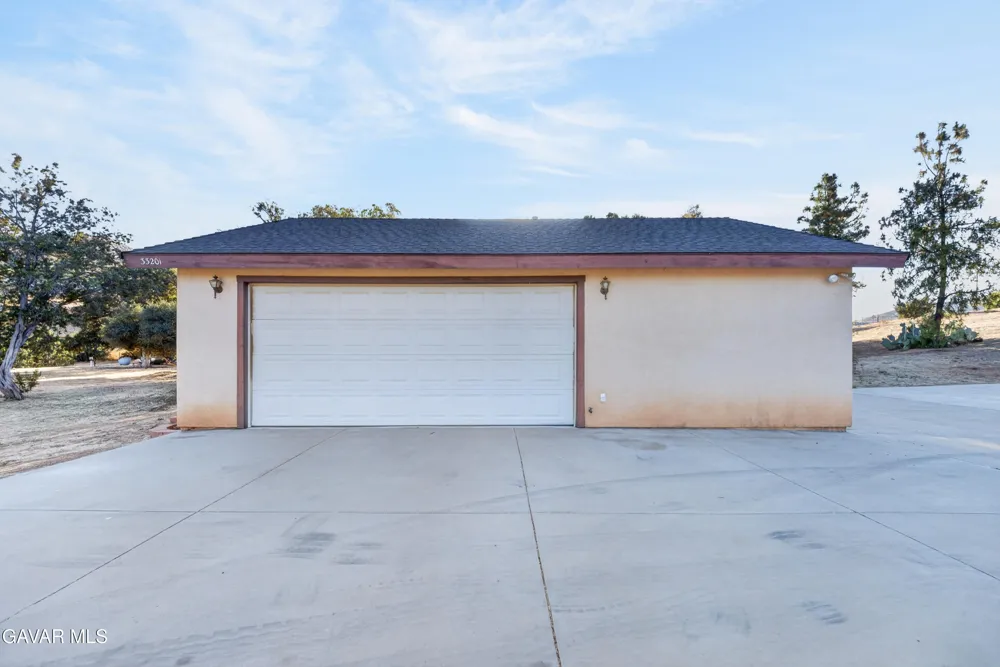 33201 Barber Road Agua Dulce, CA 91390