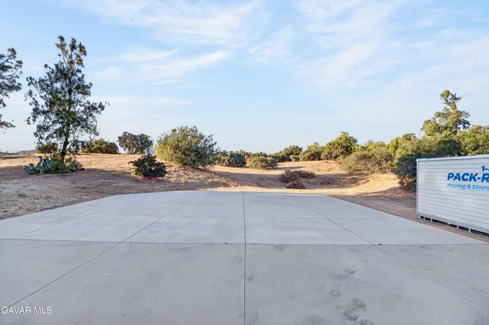 33201 Barber Road Agua Dulce, CA 91390