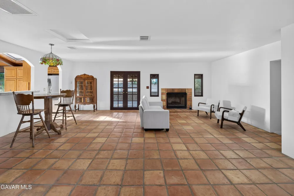 33201 Barber Road Agua Dulce, CA 91390