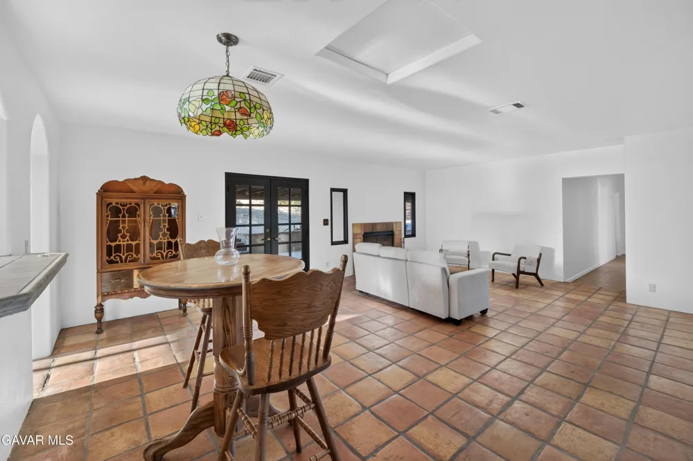 33201 Barber Road Agua Dulce, CA 91390