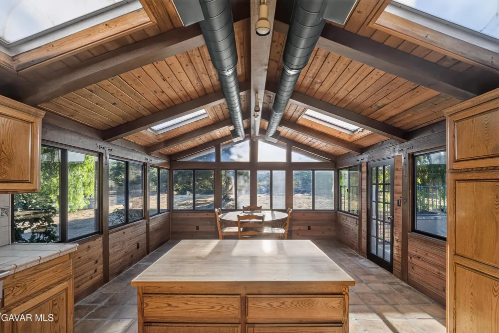 33201 Barber Road Agua Dulce, CA 91390