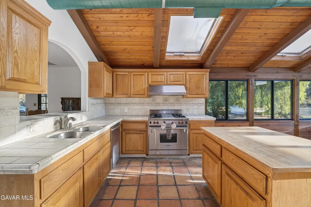 33201 Barber Road Agua Dulce, CA 91390