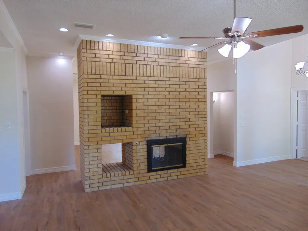 2503 Vanderbilt Court Rowlett, TX 75088