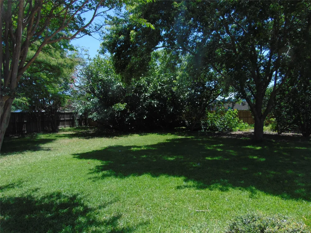 2503 Vanderbilt Court Rowlett, TX 75088