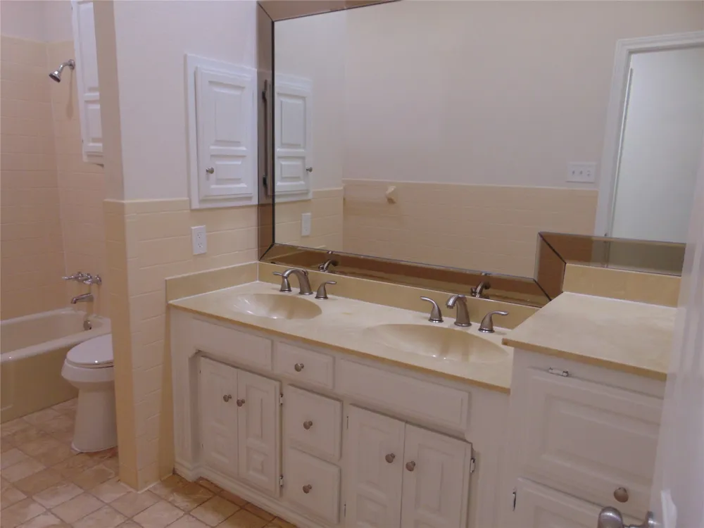 2503 Vanderbilt Court Rowlett, TX 75088