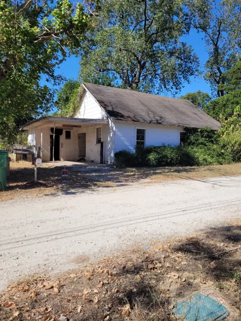 909 Ivan Road