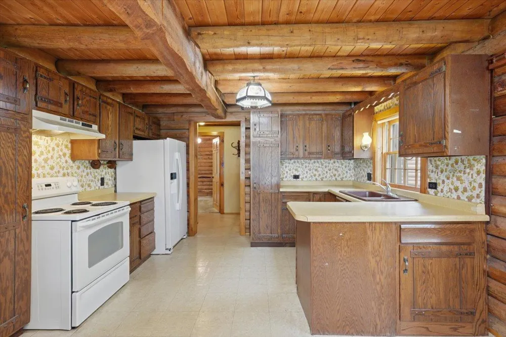 22498 Little Deer Road Siren, WI 54872
