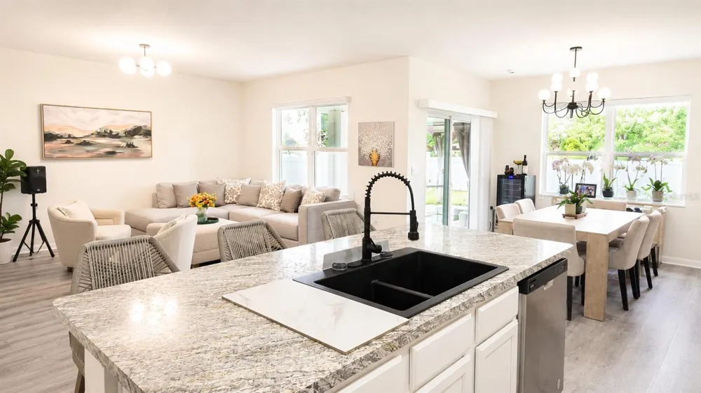 127 AUBURN GROVE BOULEVARD Auburndale, FL 33823