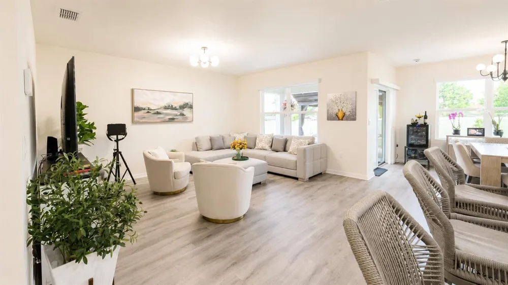 127 AUBURN GROVE BOULEVARD Auburndale, FL 33823